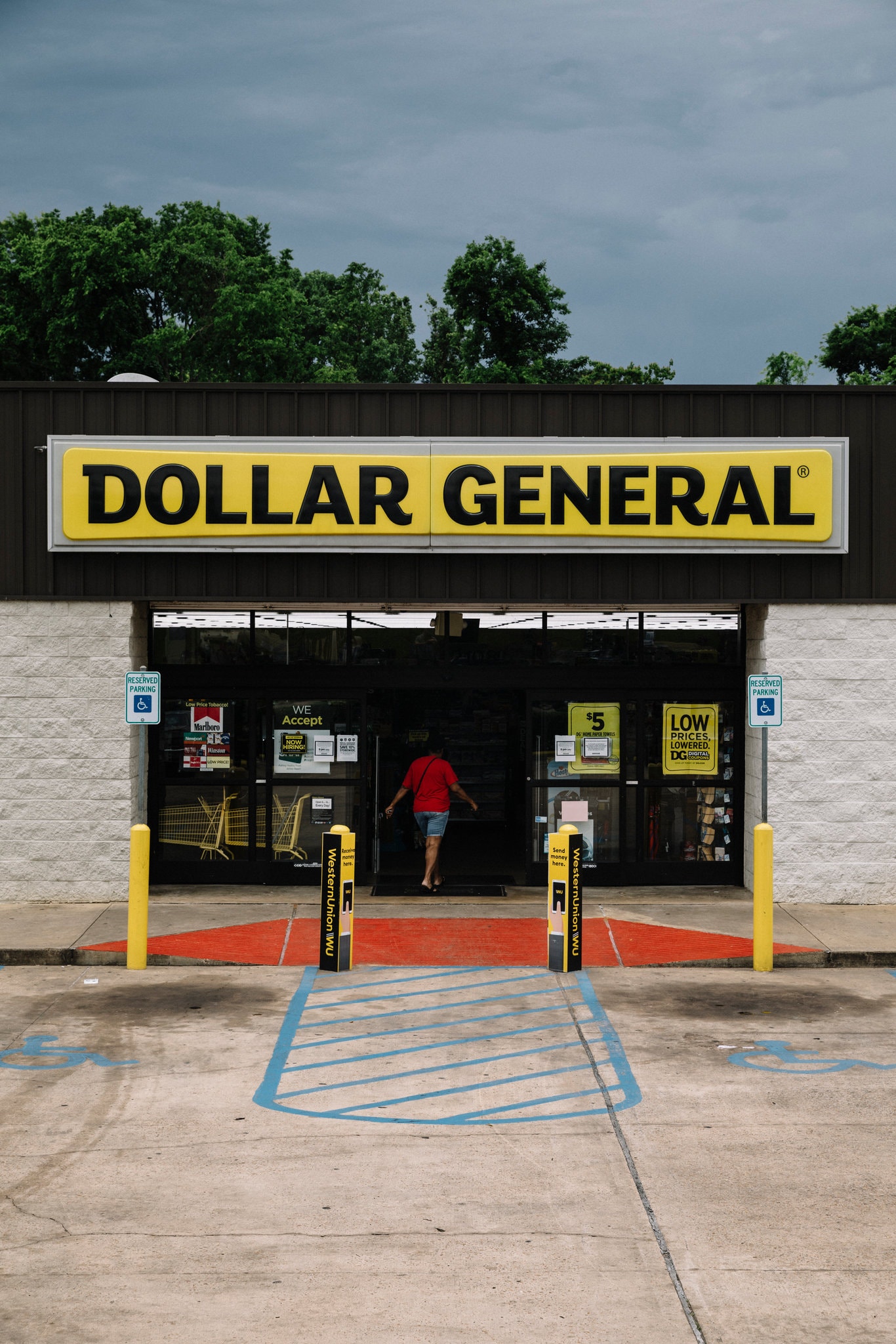 I Never Planned to Be a Front-Line Worker at Dollar General